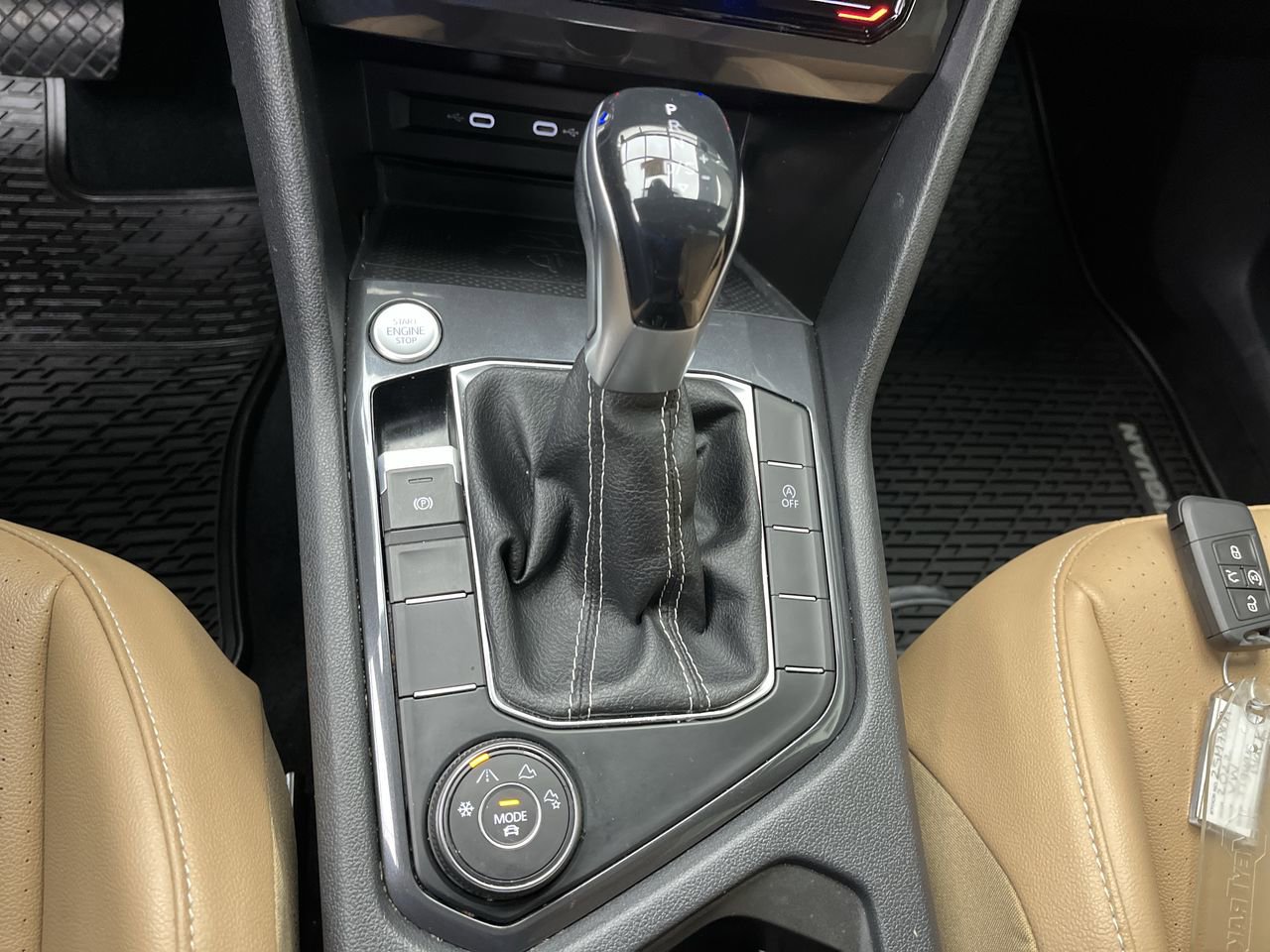 Used 2022 Volkswagen Tiguan SE AWD/4WD image 25