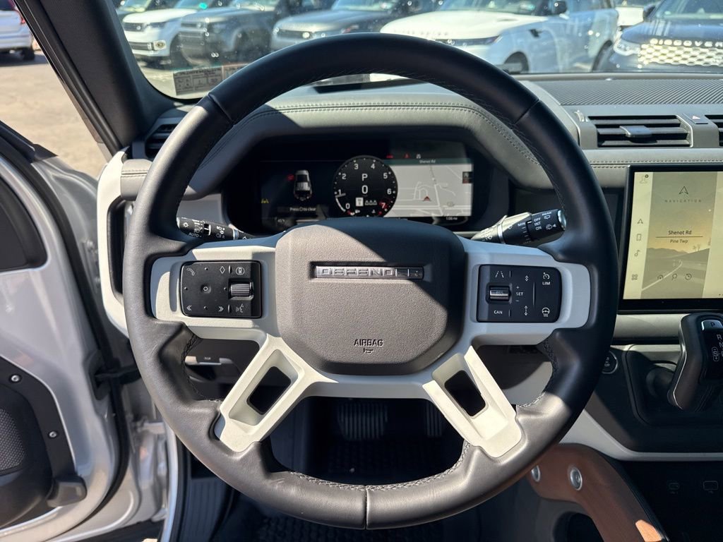 Used 2024 Land Rover Defender 110 SE image 18