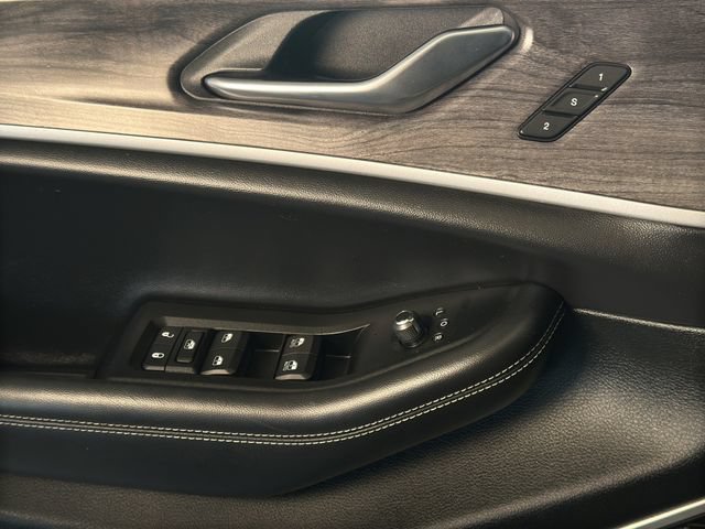 Used 2021 Jeep Grand Cherokee L Limited AWD/4WD image 14