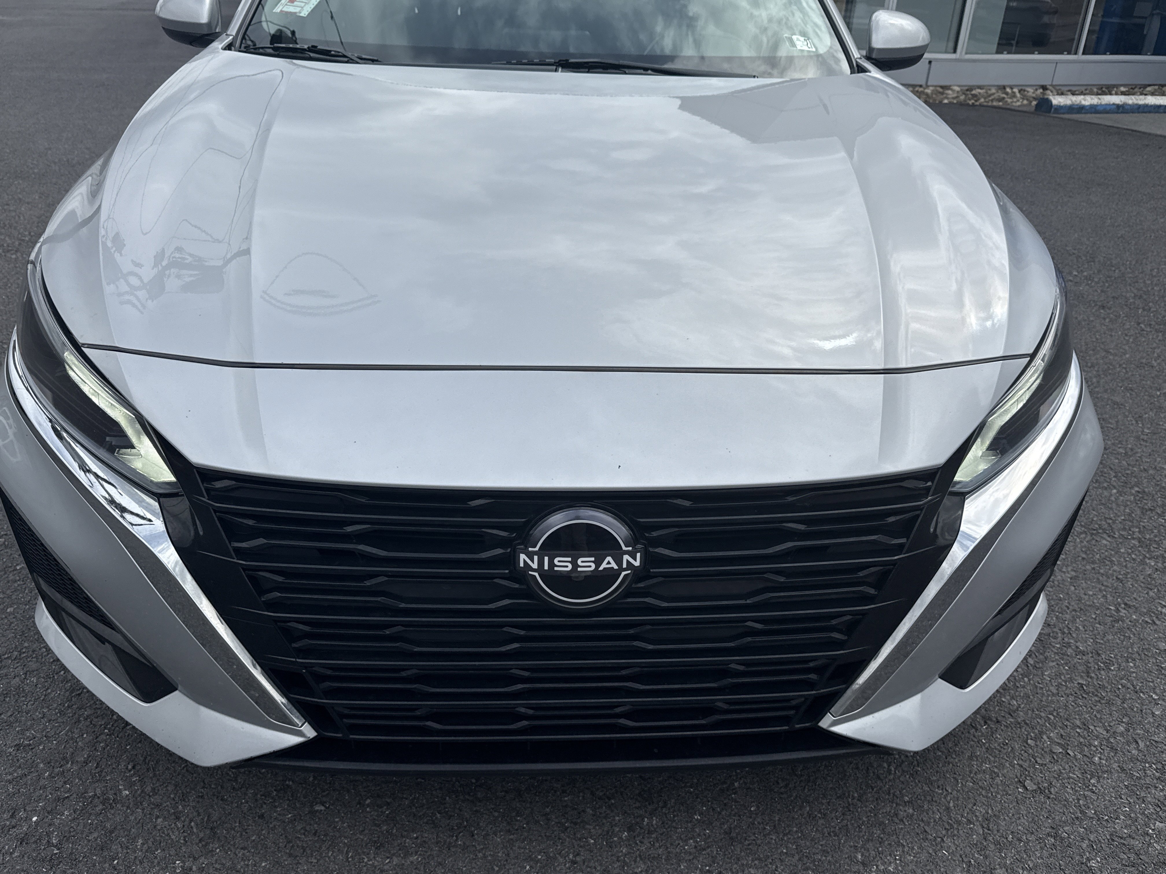 Used 2023 Nissan Altima 2.5 SV FWD image 8