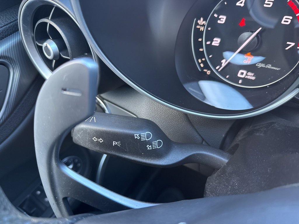 Used 2022 Alfa Romeo Giulia Veloce image 32