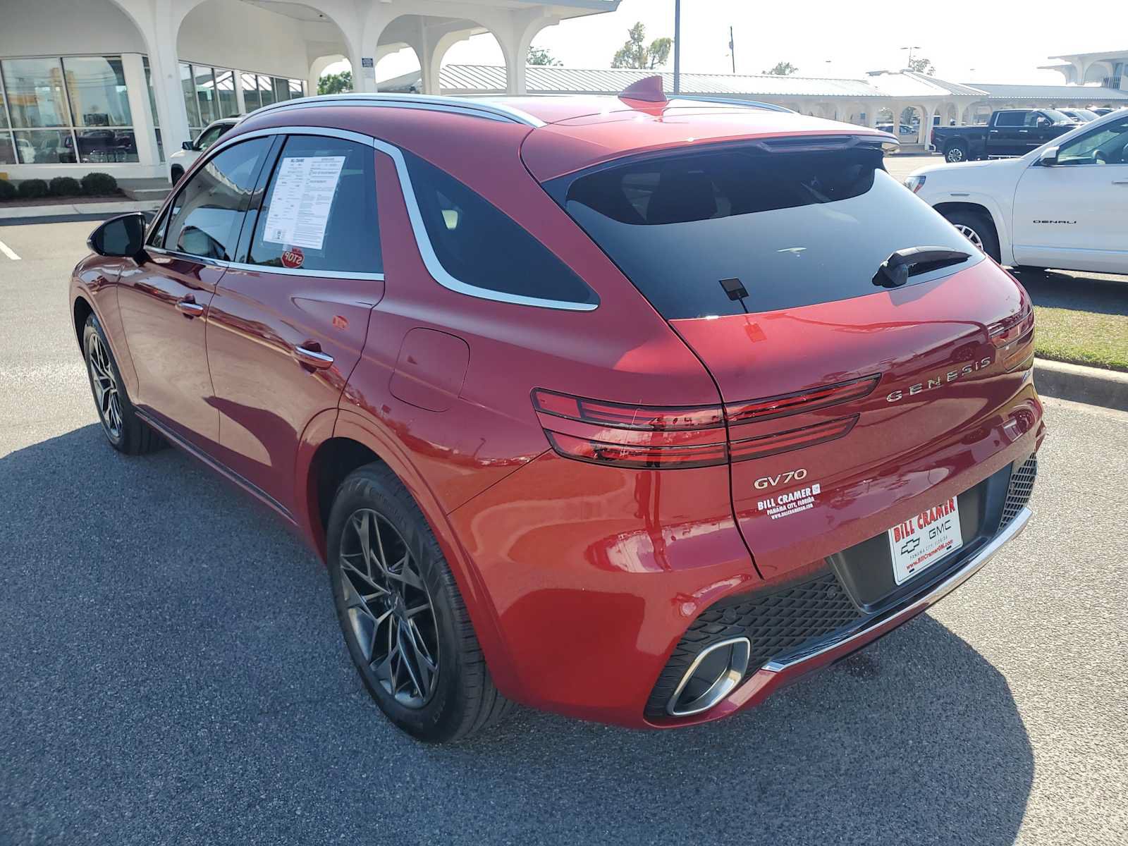 Used 2022 Genesis GV70 2.5T w/ Select Package AWD/4WD image 3