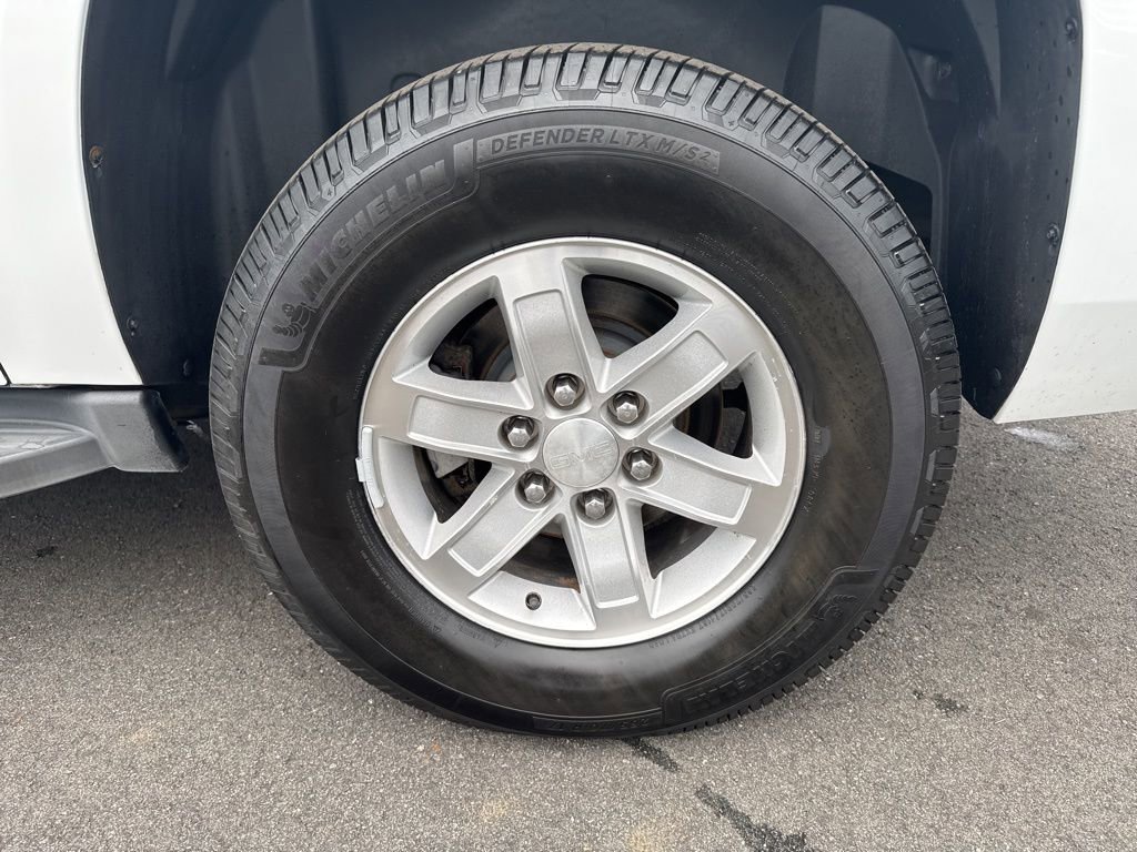 Used 2014 GMC Yukon XL SLT w/ SLT-2 Equipment Package image 28