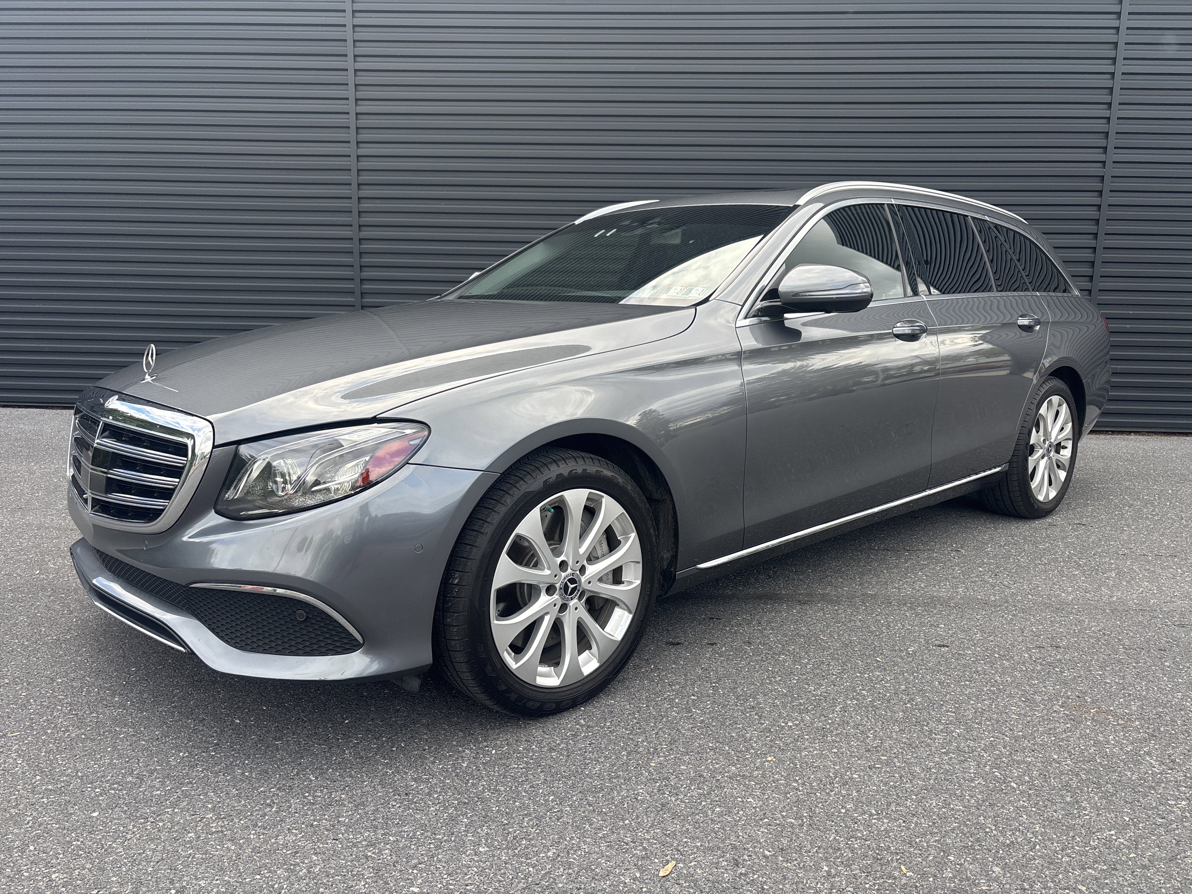 Used 2018 Mercedes-Benz E 400 4MATIC Wagon image 1