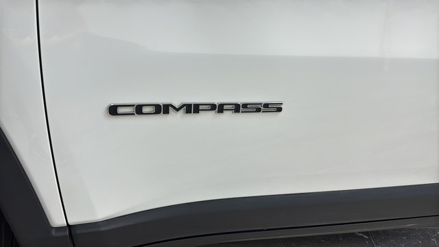 Certified 2025 Jeep Compass Limited AWD/4WD image 37