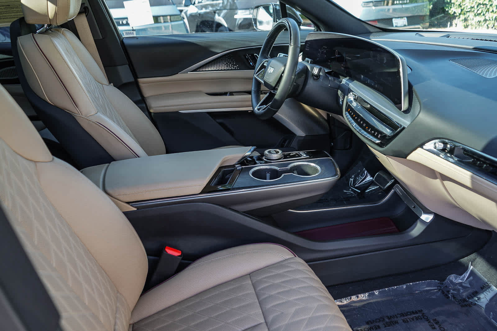 Used 2025 Cadillac Lyriq Sport w/ Nappa Leather Package RWD image 17