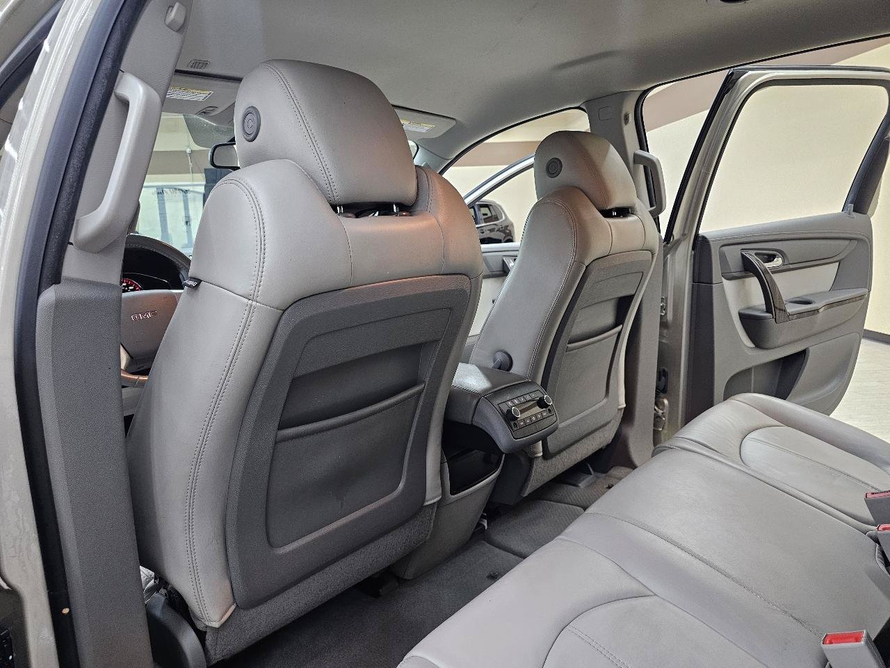 Used 2013 GMC Acadia SLT FWD image 27