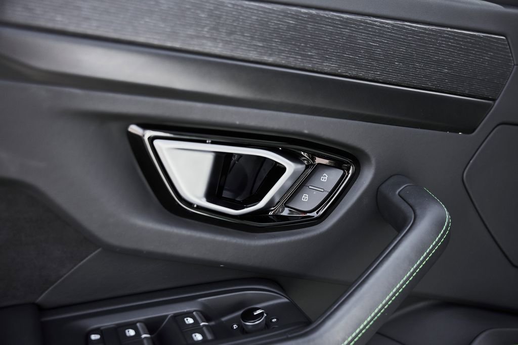 Used 2021 Lamborghini Urus image 28