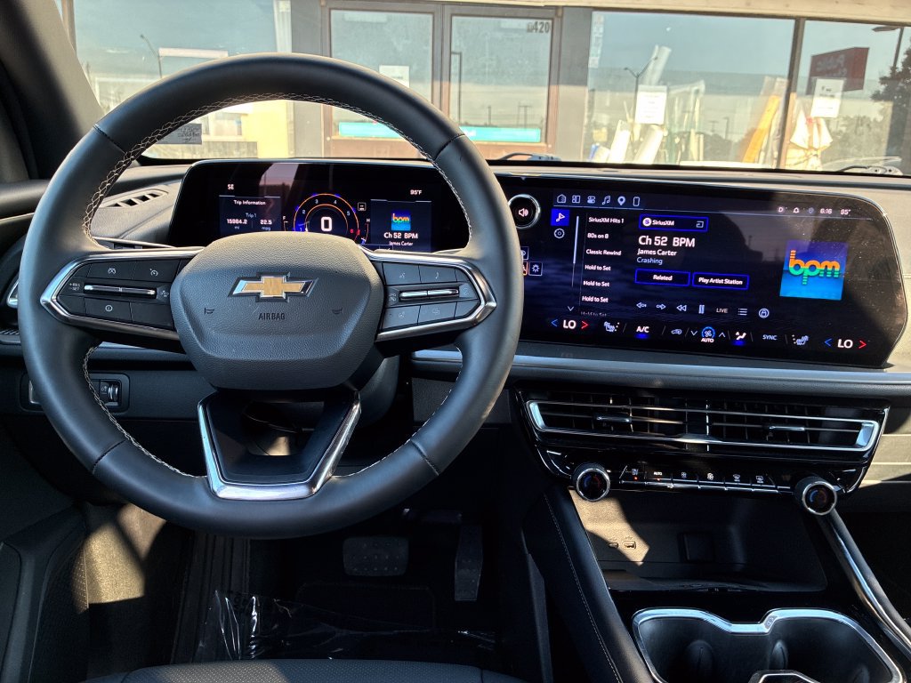 Used 2026 Chevrolet Traverse LT AWD/4WD image 14