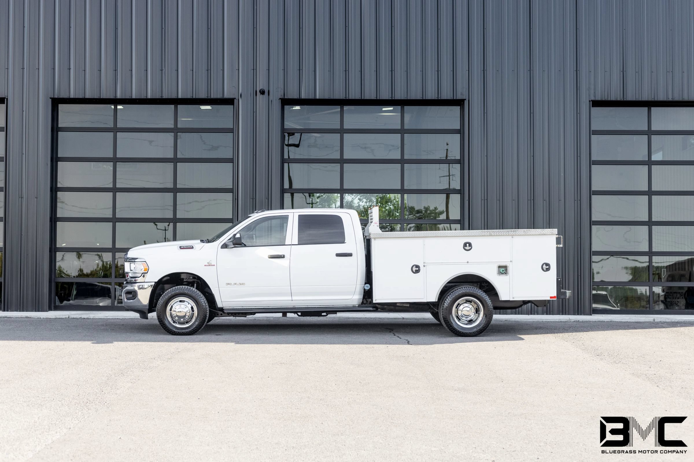 Used 2022 RAM 3500 Tradesman w/ Chrome Appearance Group AWD/4WD image 1