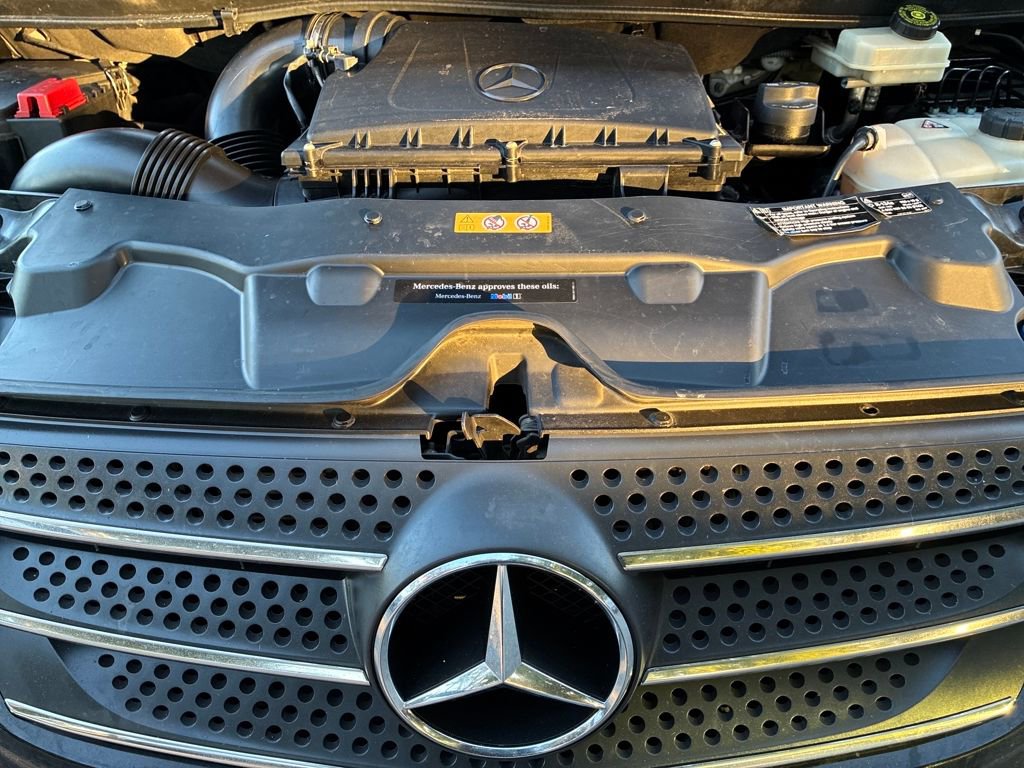 Used 2018 Mercedes-Benz Metris Passenger image 21