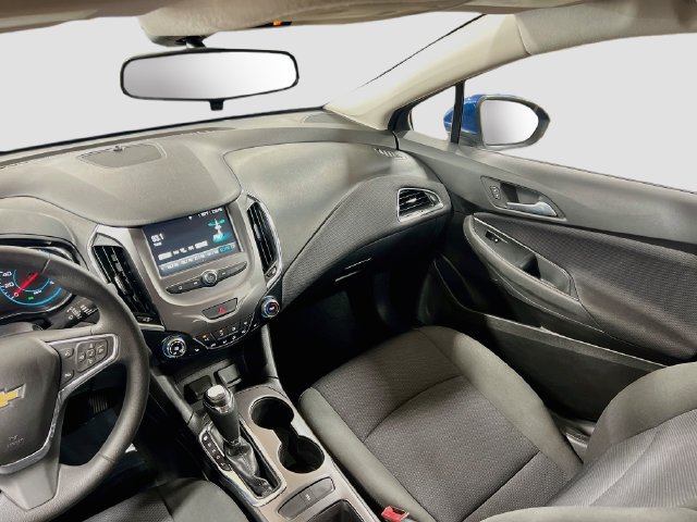 Used 2017 Chevrolet Cruze LT w/ Convenience Package FWD image 22