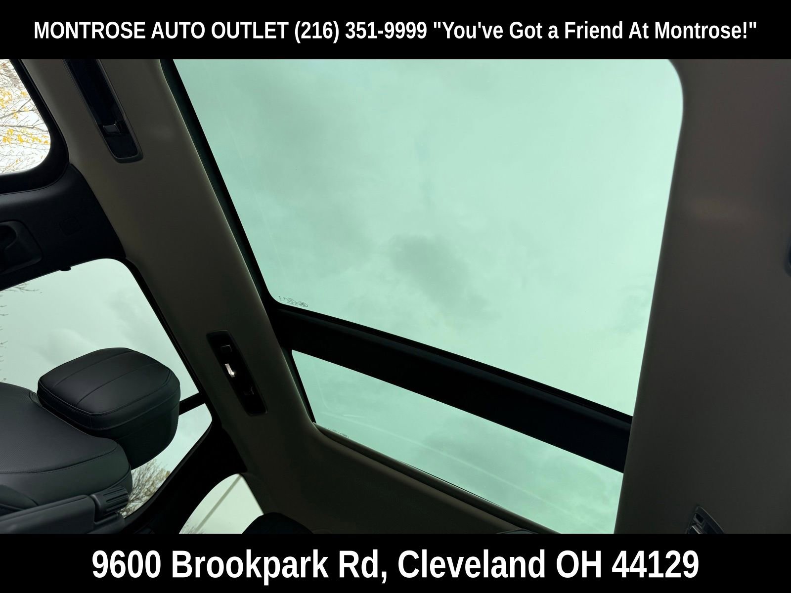 New 2025 Land Rover Range Rover SE image 38