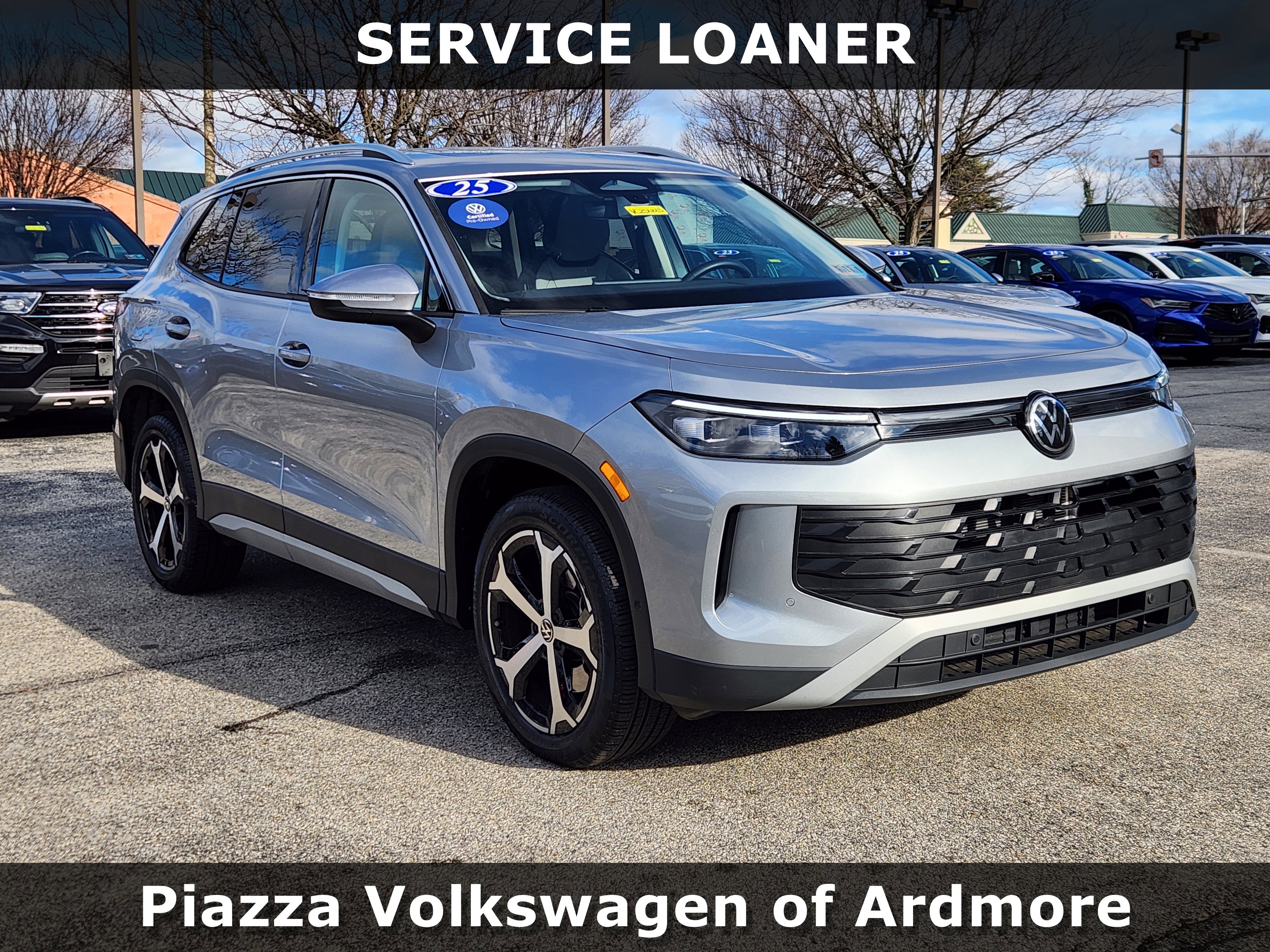 Certified 2025 Volkswagen Tiguan SE w/ Panoramic Sunroof Package image 1