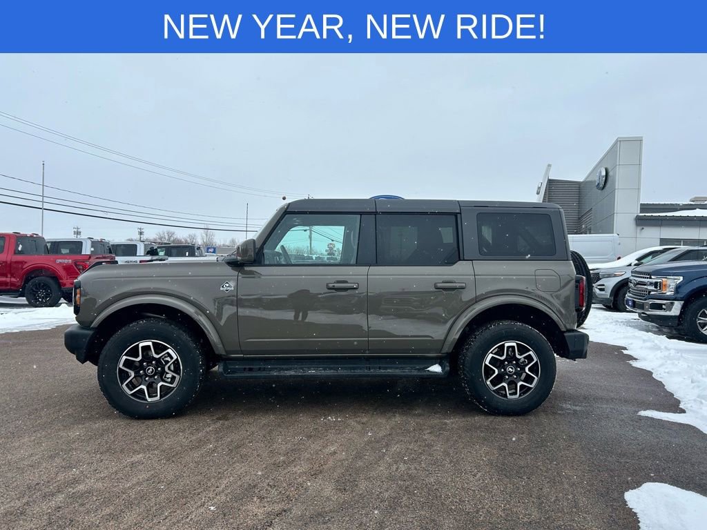 Used 2025 Ford Bronco Outer Banks image 3