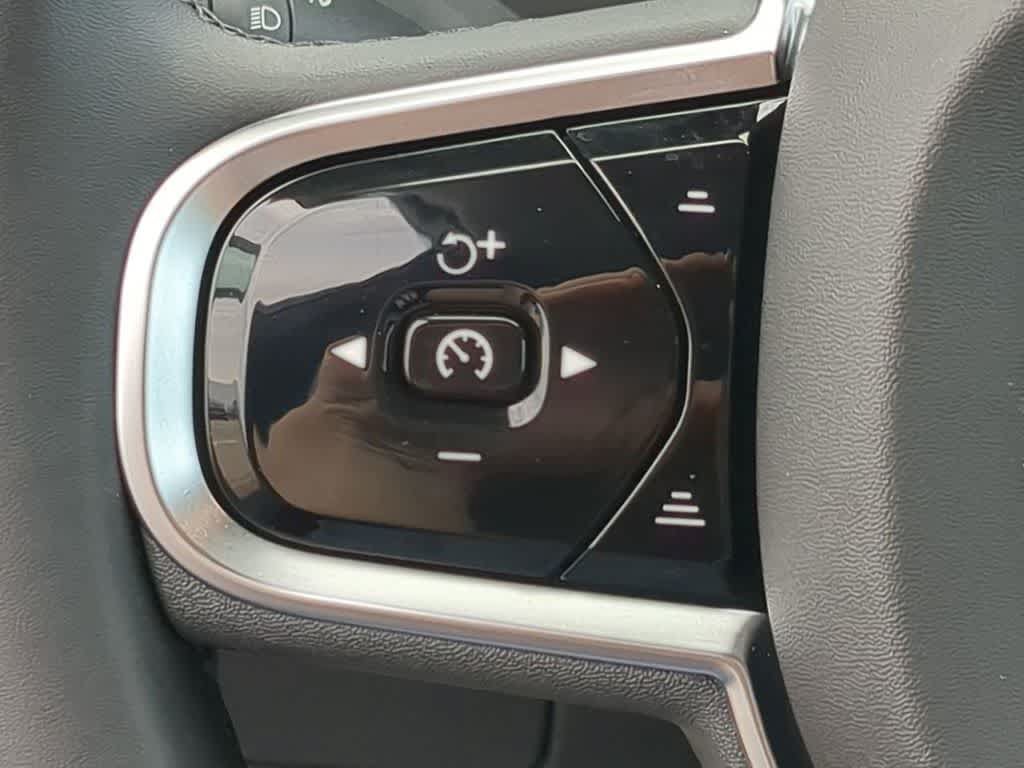 Certified 2024 Volvo XC90 B5 Core w/ Protection Package Premier AWD/4WD image 22
