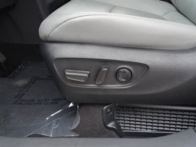 Used 2023 Toyota Sienna Limited AWD/4WD image 15