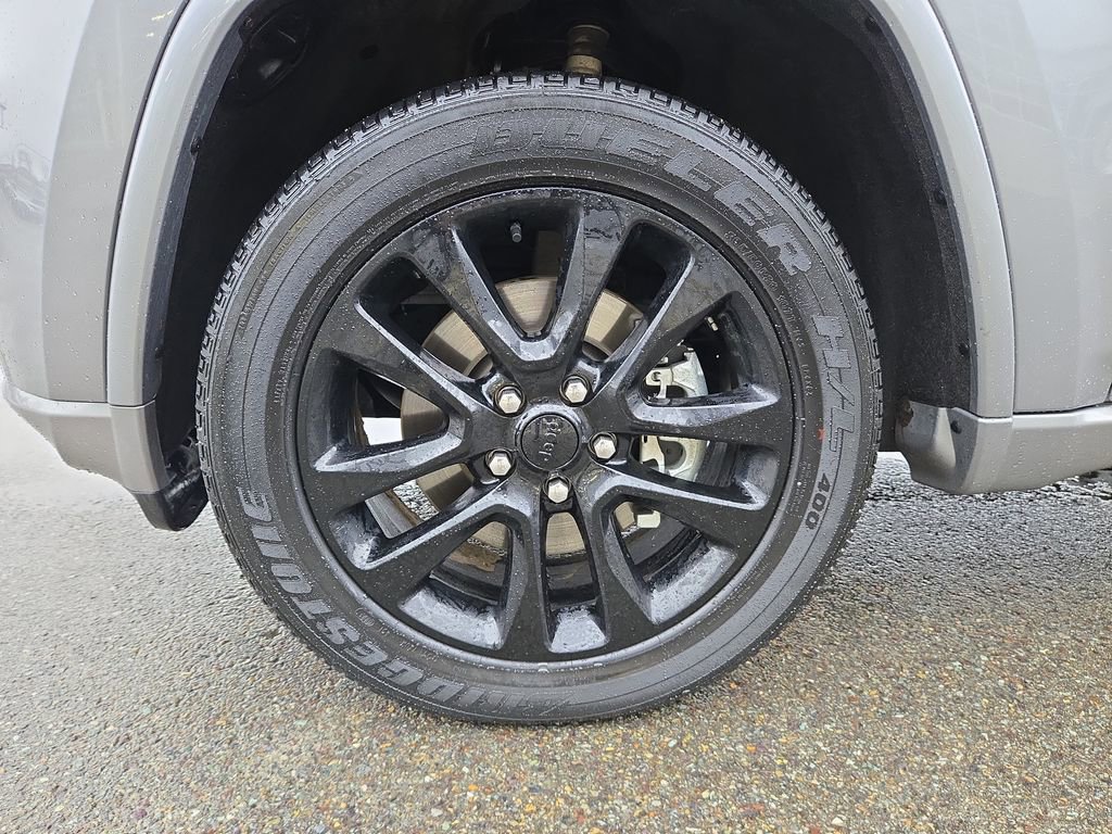 Used 2021 Jeep Grand Cherokee Laredo X image 10