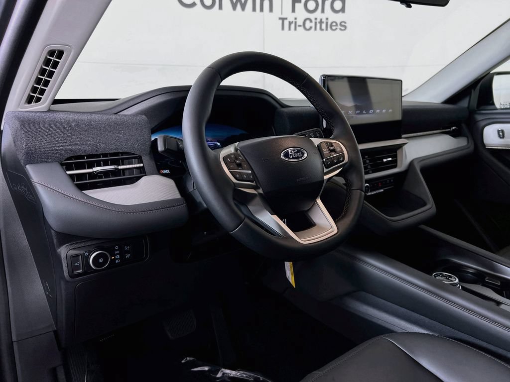New 2026 Ford Explorer Active w/ Active Comfort Package AWD/4WD image 3