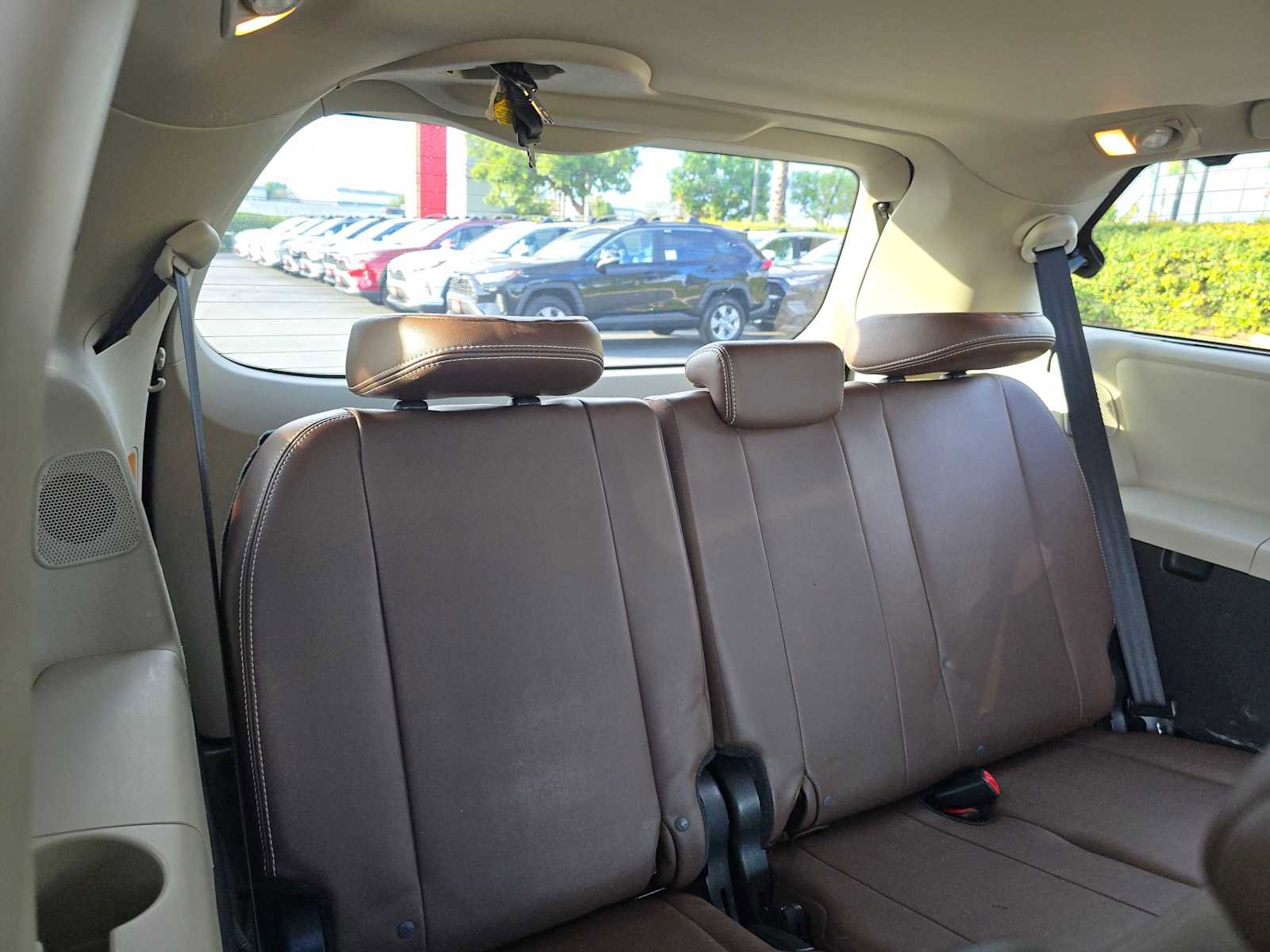 Used 2019 Toyota Sienna Limited image 13