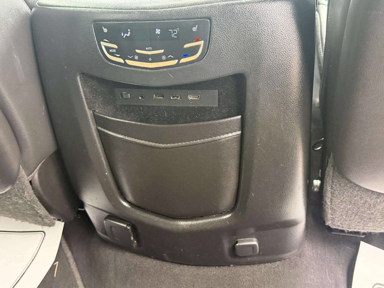 Used 2017 Cadillac Escalade ESV Luxury image 31