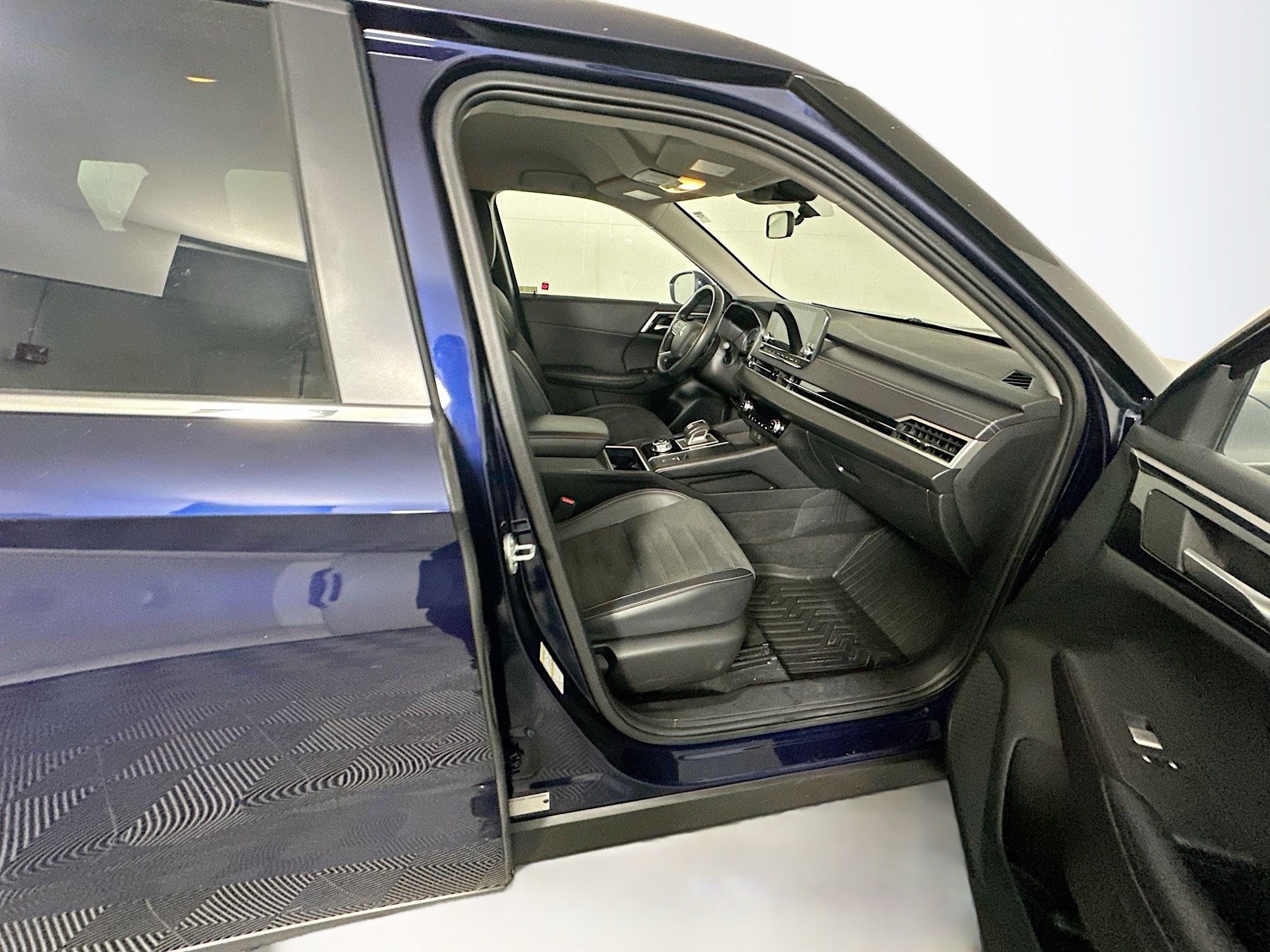 Used 2024 Mitsubishi Outlander SE image 32