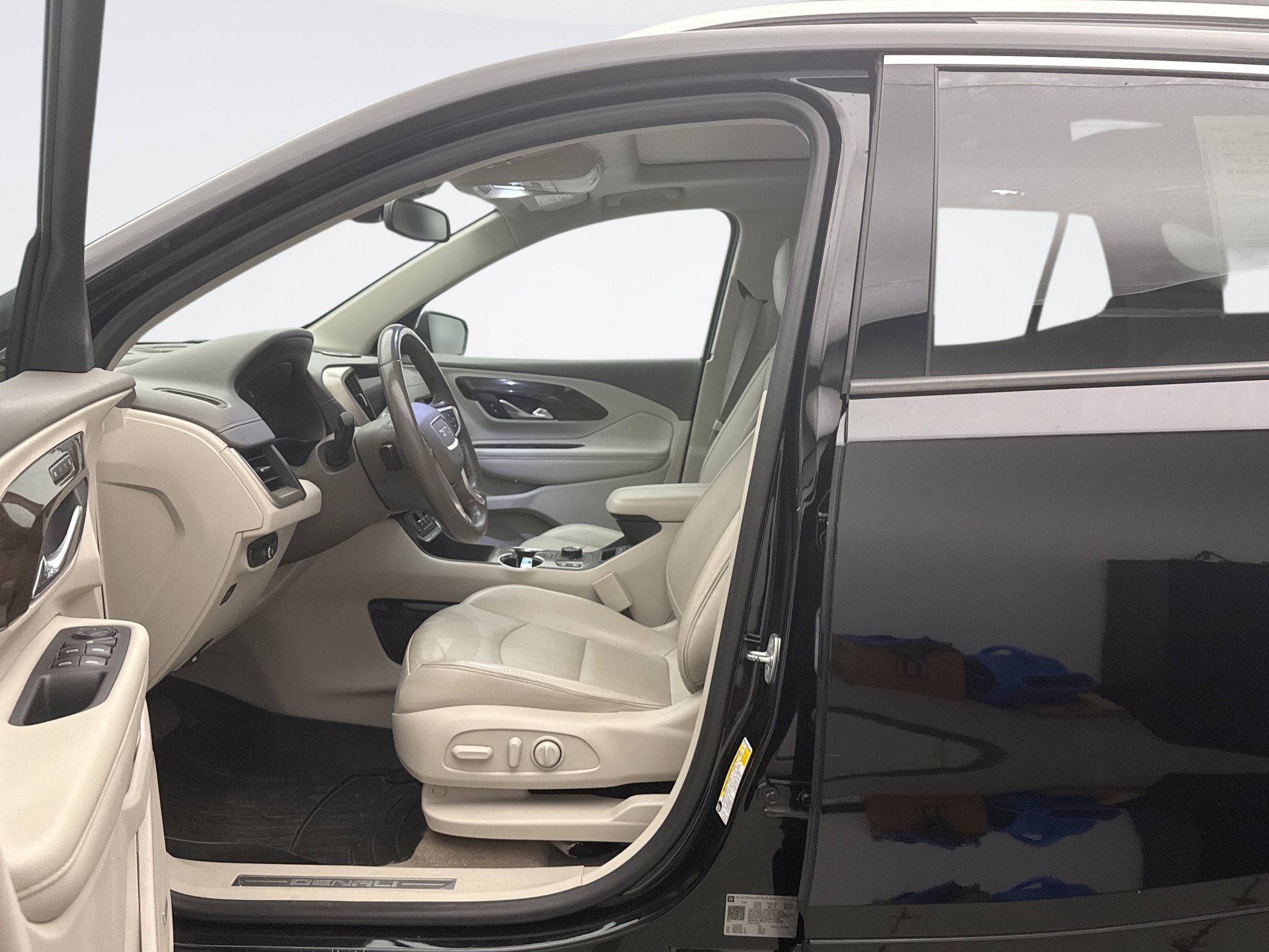 Used 2020 GMC Terrain Denali w/ Denali Premium Package FWD image 8
