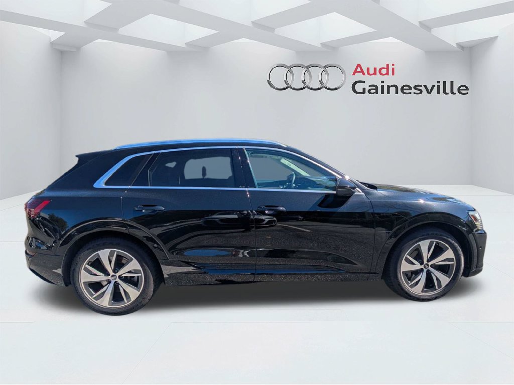 Used 2024 Audi Q8 e-tron Premium Plus w/ Premium Plus Package AWD/4WD image 2