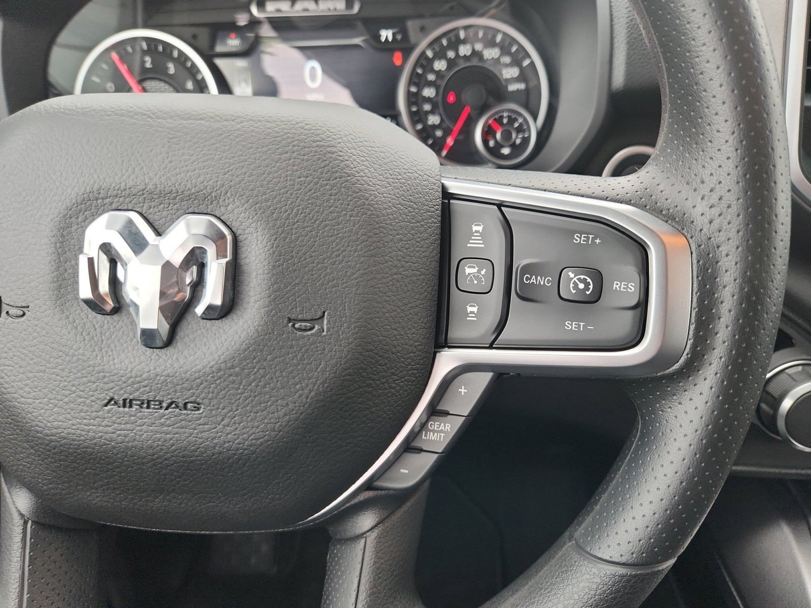 New 2026 RAM 1500 Express AWD/4WD image 16