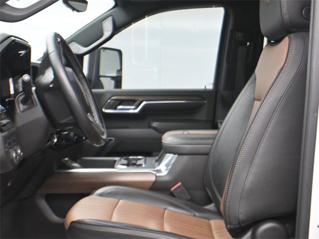 Used 2024 Chevrolet Silverado 2500 High Country w/ High Country Premium Package image 9