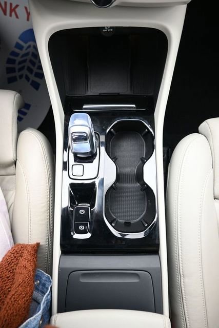 Used 2023 Volvo XC40 B5 Plus w/ Protection Package Premier AWD/4WD image 11