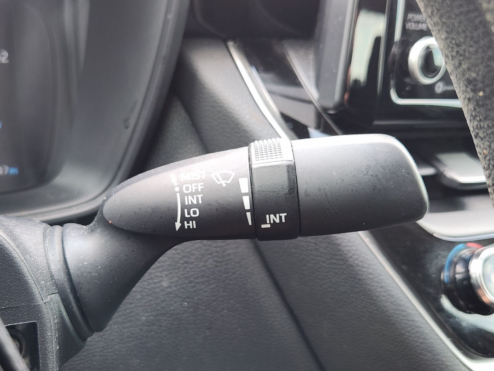 Used 2022 Toyota Corolla LE FWD image 38