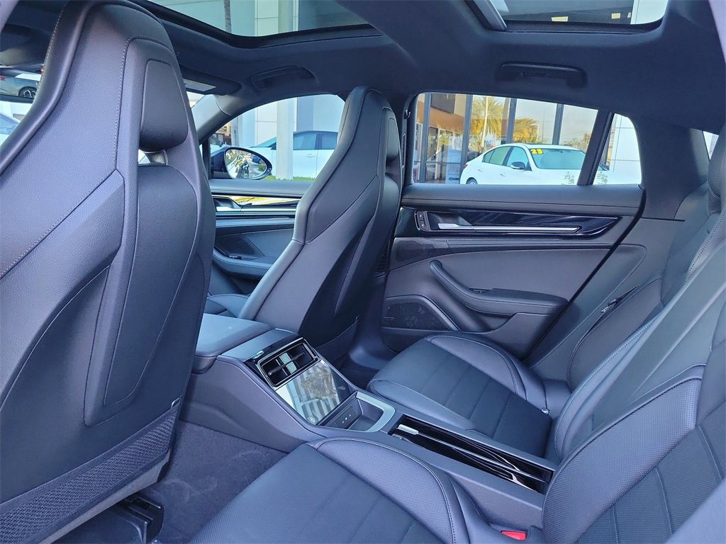 Used 2026 Porsche Panamera 4 image 9