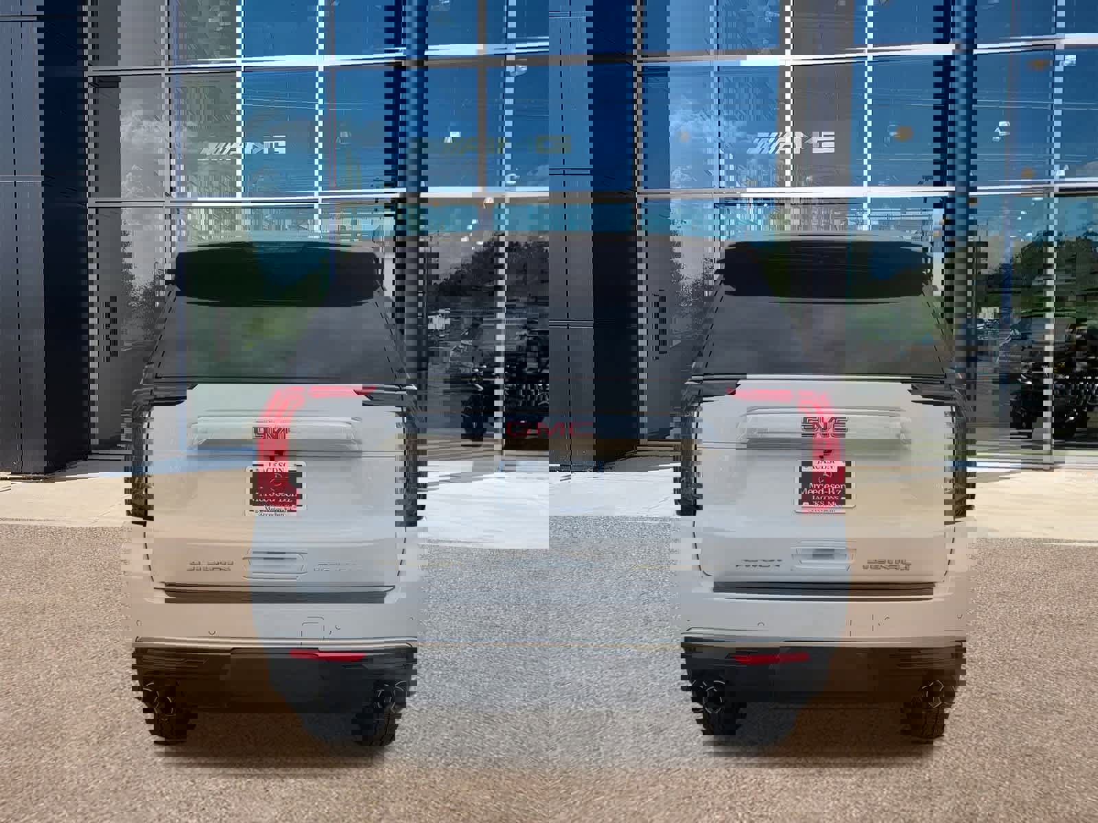 Used 2022 GMC Yukon XL Denali image 6