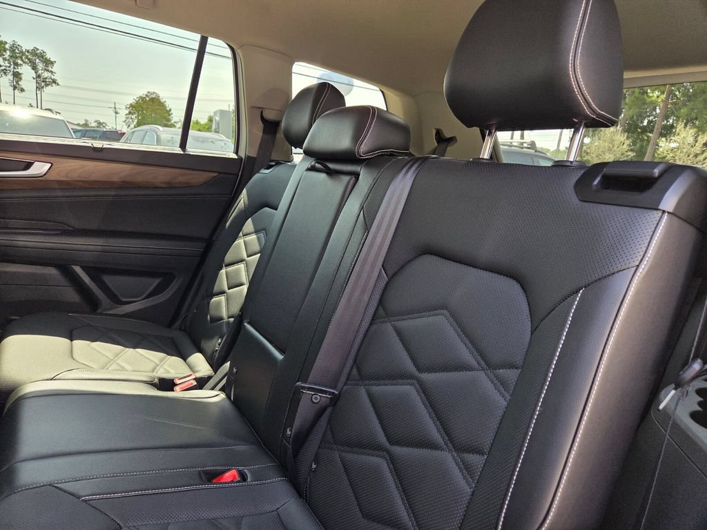 Certified 2025 Volkswagen Atlas SE FWD image 24