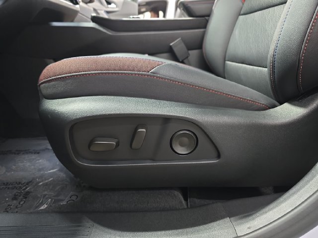 New 2026 Chevrolet Equinox RS w/ Convenience Package III FWD image 32