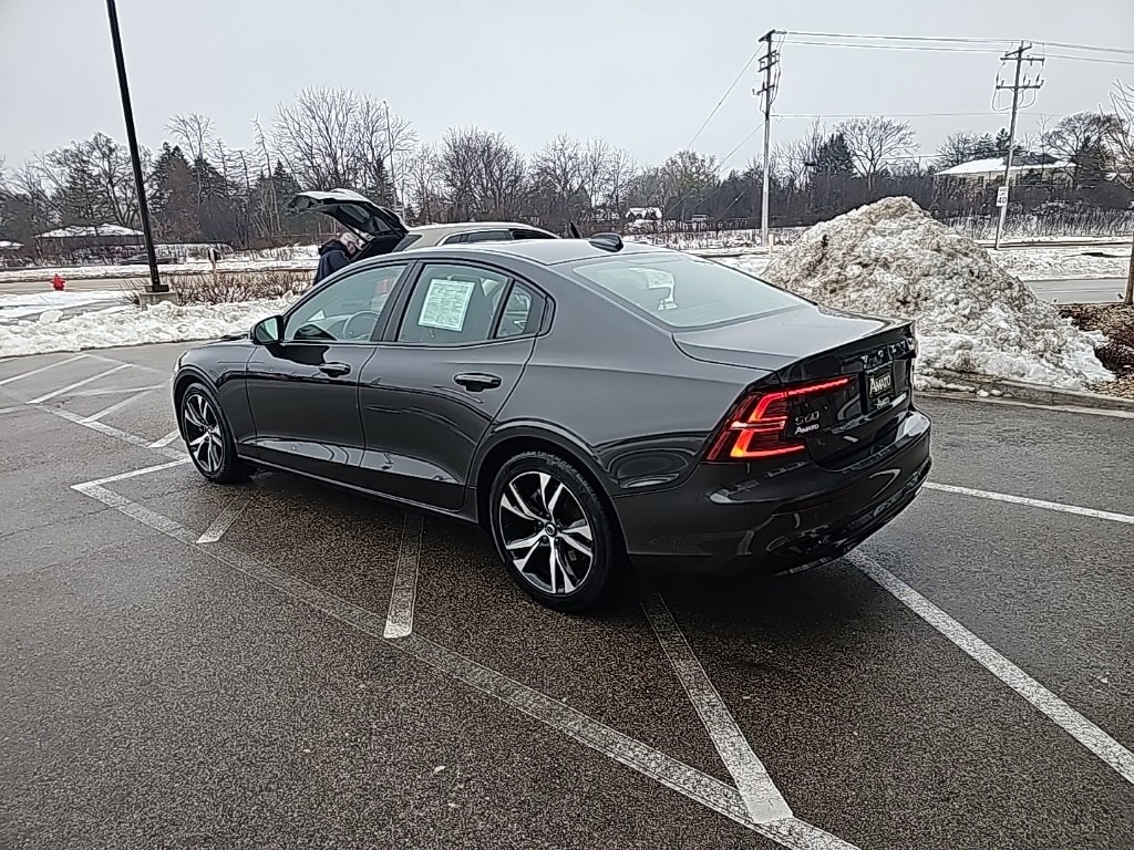 Used 2024 Volvo S60 B5 Core image 3