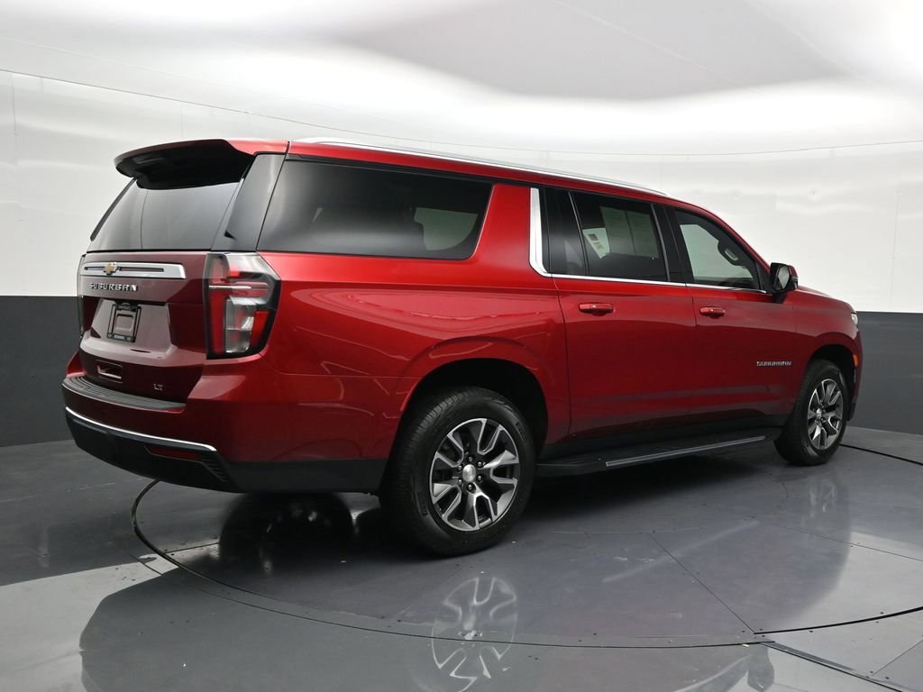 Used 2022 Chevrolet Suburban LT w/ LT Signature Package image 5