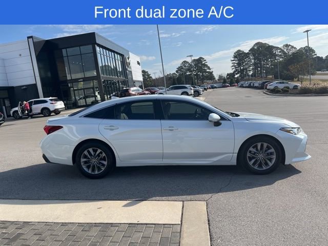 Used 2019 Toyota Avalon Limited image 4