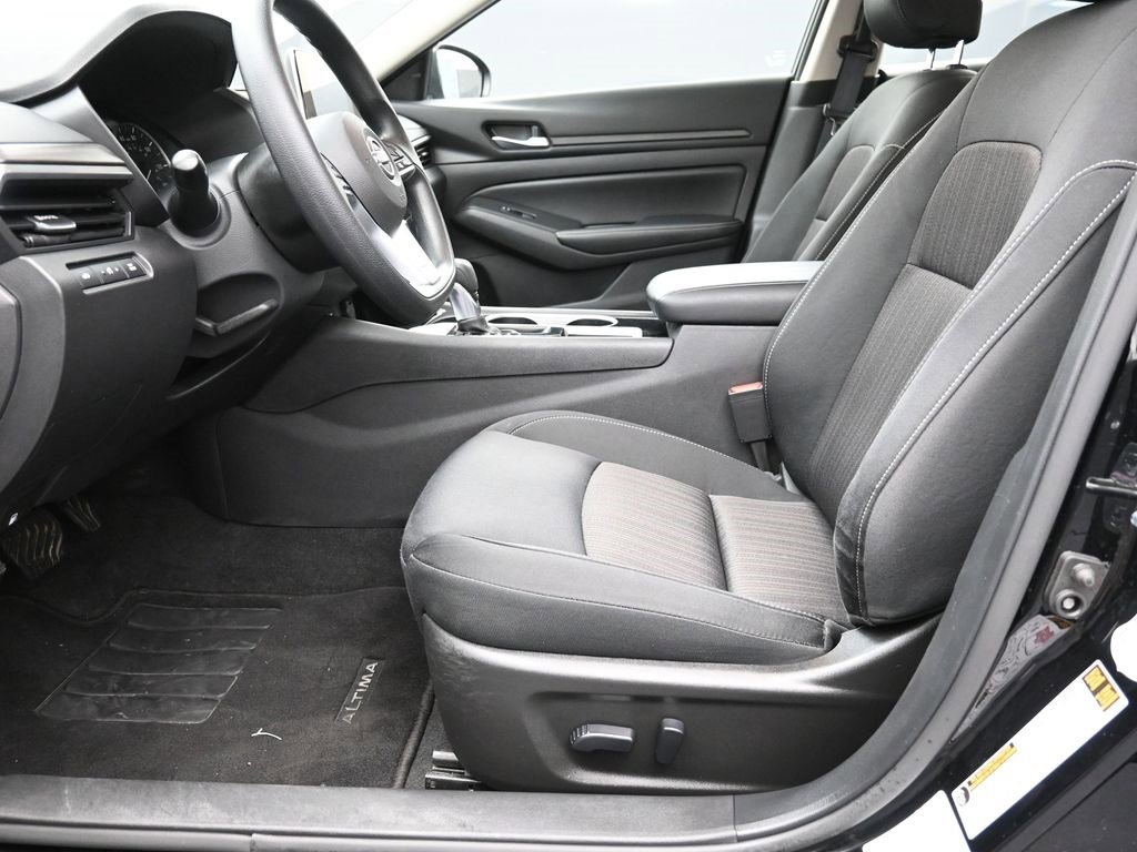Used 2024 Nissan Altima 2.5 SV image 21