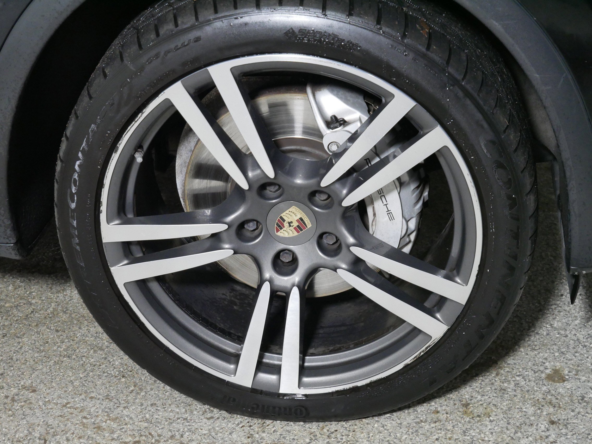 Used 2013 Porsche Cayenne S image 15