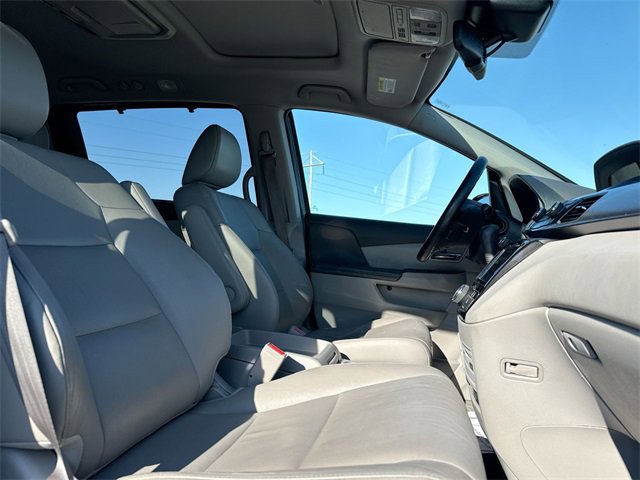 Used 2016 Honda Odyssey Touring Elite image 33