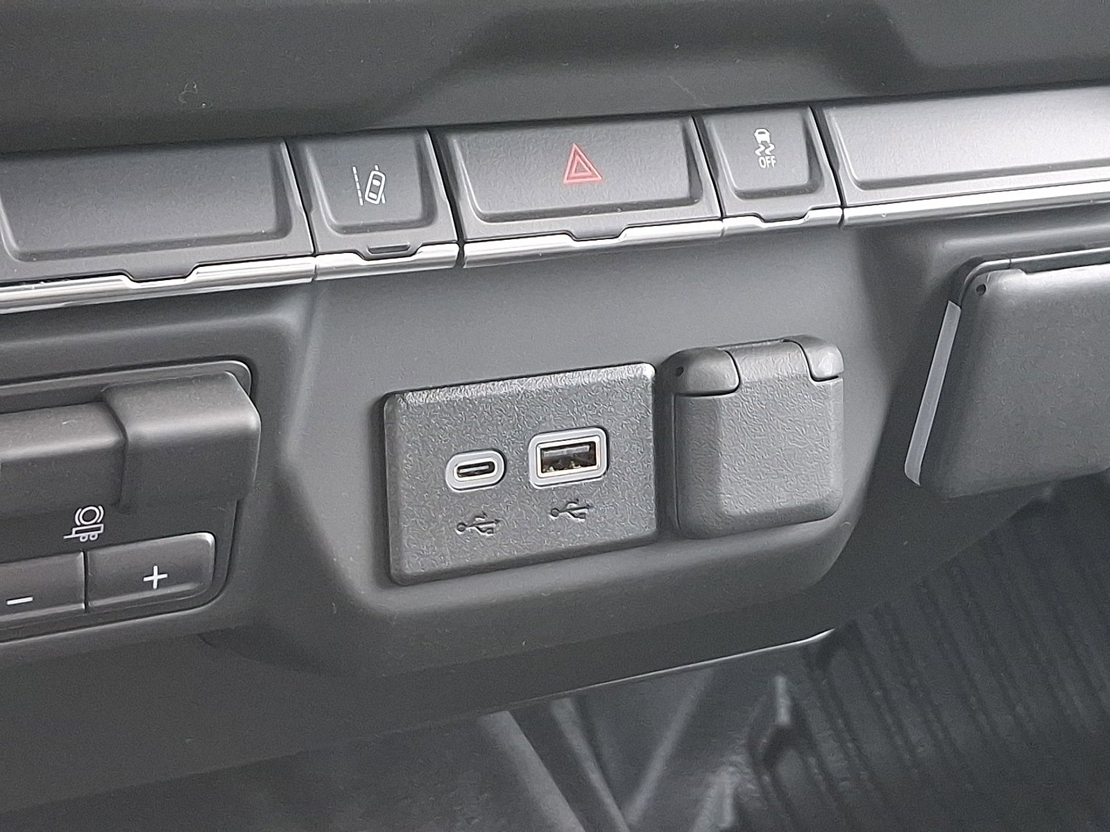 New 2025 GMC Sierra 3500 Pro w/ Convenience Package image 21