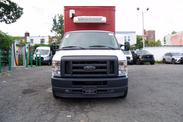 Used 2023 Ford E-350 and Econoline 350 Super Duty w/ Power Windows & Locks Group RWD image 27