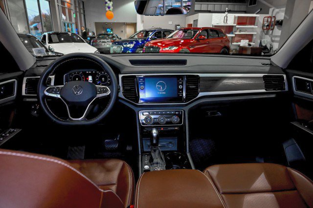 Used 2022 Volkswagen Atlas SE image 34