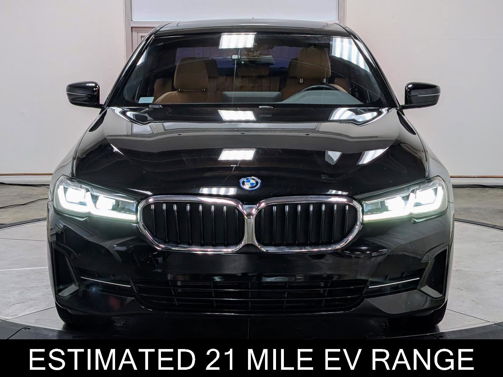 Used 2023 BMW 530e w/ Convenience Package image 3