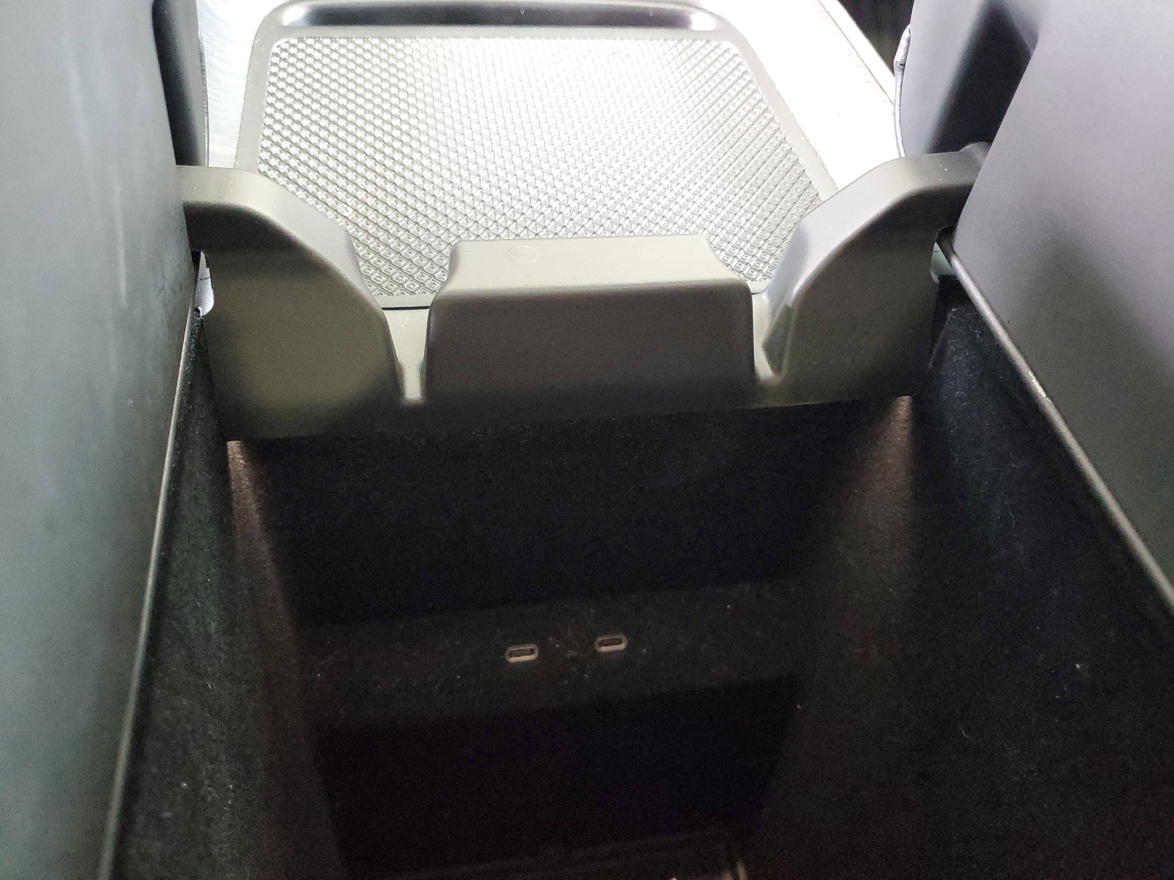 Used 2023 Rivian R1T Adventure image 30