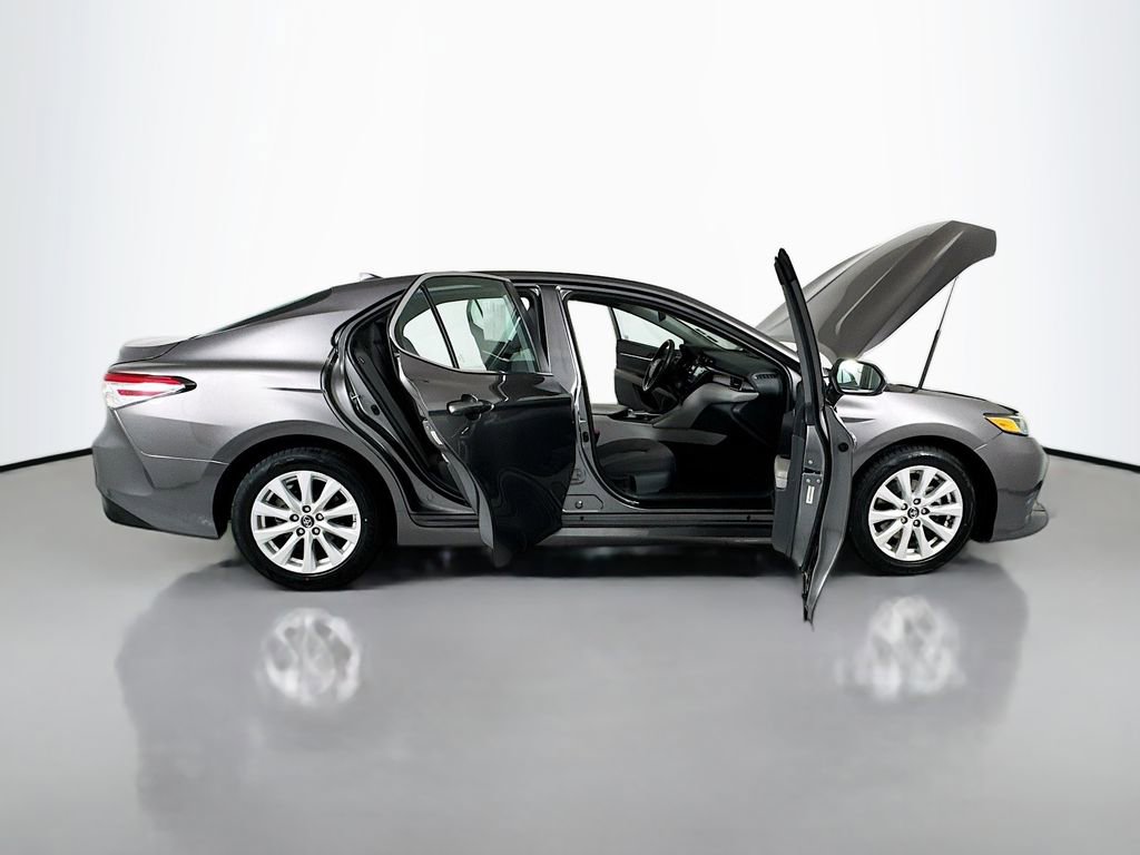 Used 2019 Toyota Camry LE FWD image 20