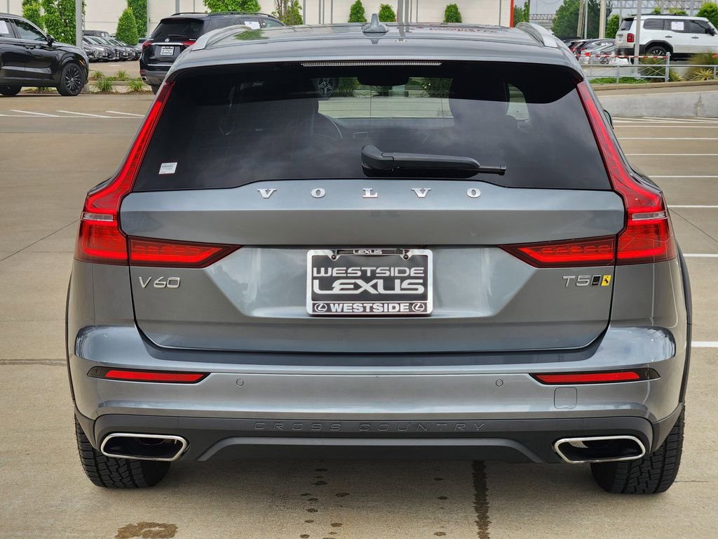 Used 2020 Volvo V60 T5 Cross Country AWD/4WD image 6