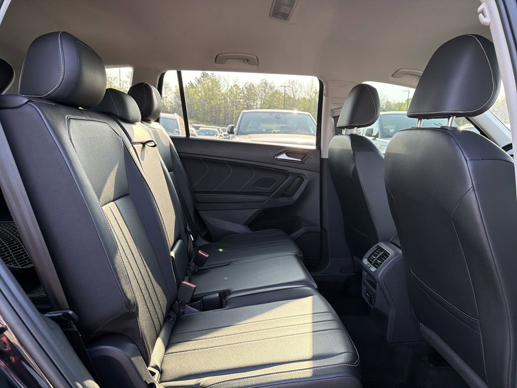 Used 2023 Volkswagen Tiguan SE image 15